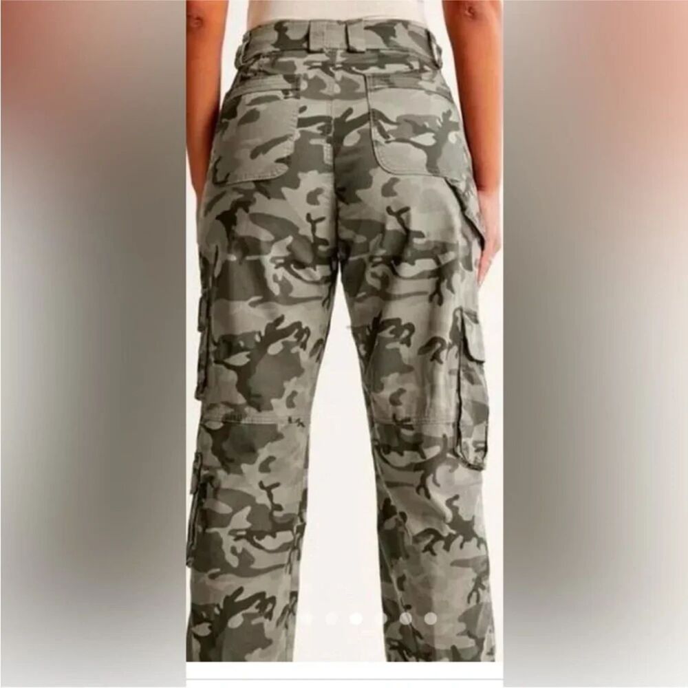 Abercrombie & Fitch Camo Cargo Pants Size 30/10L - Picture 2 of 8